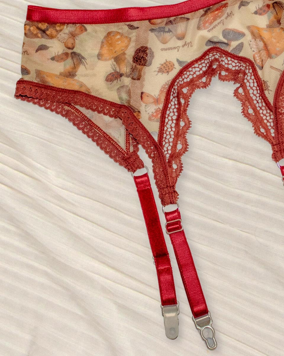 Magical Mushrooms Printed Adjustable Garter Belt – Uye Surana